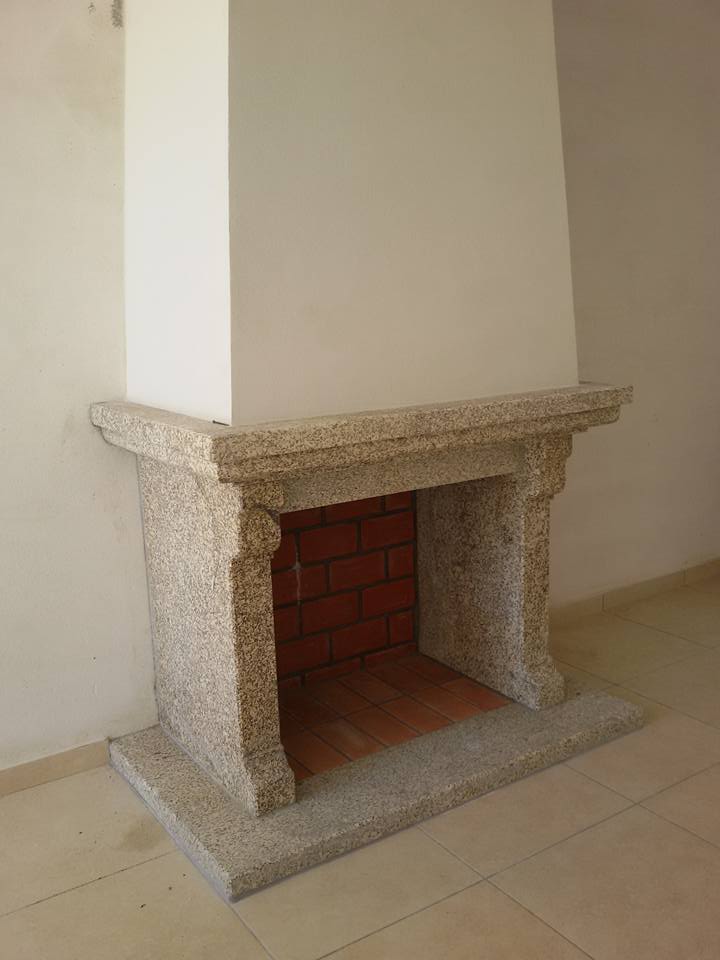 lareira em granito amarelo, granito para cozinha, granito para cozinha, lareira trabalhada em granito amarelo. yellow granite fireplace, kitchen granite, kitchen granite, yellow granite fireplace. cheminée en granit jaune, granit de cuisine, granit de cuisine, cheminée en granit jaune.